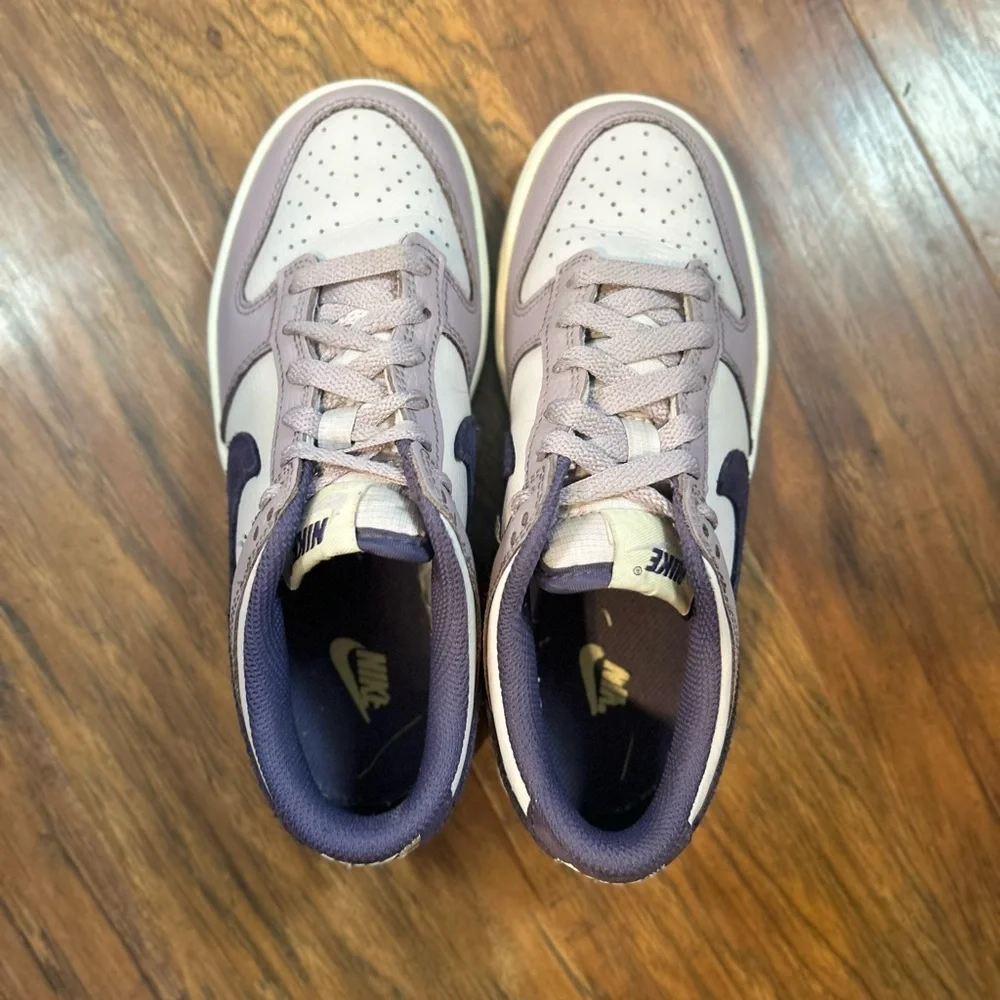 Youth Nike Dunk Low - Picture 2 of 8